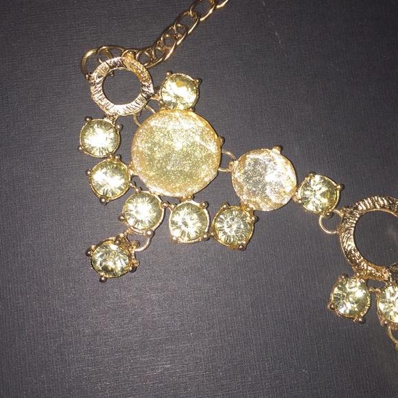 Necklace 💕 - Picture 2 of 3